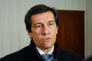 carlos-sadir-ministro-hacienda