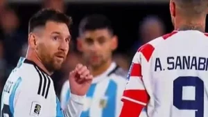 messi-paraguay-escupio_mjpg