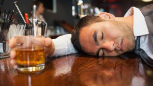 160108163934_man_drinking_alcohol_thinkstock_624x351_thinkstock_nocredit