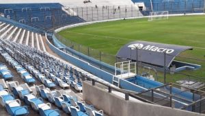 gimnasia-jujuy-saco-el-alambrado-la-platea-del-23-agostojpg