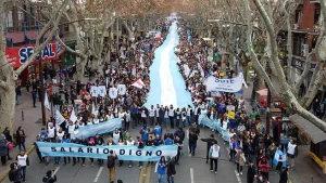 paro-docente-marcha-mendoza-2022jpg