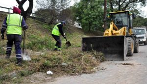 operativo-de-limpieza-en-barrio-villa-san-martin1-1024x582