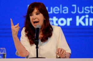 Cristina-Kirchner-Milei-828x548-1