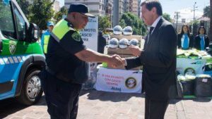 261224-carlos-sadir-entrega-equipos-seguridad-vial-3jpg