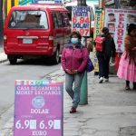 Bolivia agudiza su crisis financiera: el dólar blue duplica el tipo de cambio oficial