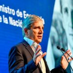El Gobierno avanza con la desregulación para liberar dólares “debajo del colchón” sin explicaciones