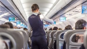 azafata-tripulante-de-cabina-de-pasajeros-auxiliar-de-vuelo-aerocesna