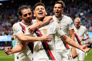 todos-aplauden-a-echeverri-autor-de-un-golazo-de-7DIMP7QOZFG73IEKRUOKS3XTWA