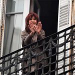 La Fiscalía pidió que Cristina Kirchner siga bajo arresto domiciliario, pero que cambie de lugar