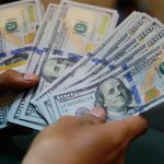 El dólar oficial volvió a subir y cerró a $1280, el valor más alto desde la salida del cepo