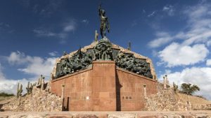 monumento-heroes-la-independencia-humahuaca