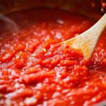 Recuerdan no consumir tomate triturado de una reconocida marca por posible contaminación con gusanos